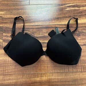 Victoria’s Secret black 34DD push up bra